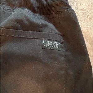 Women’s scrubs